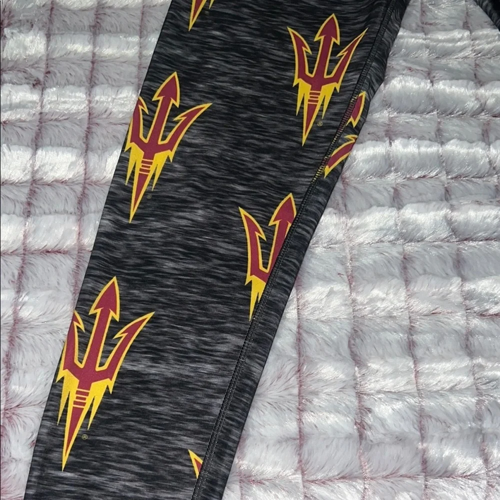 Vibrant Black and Yellow‎ Patterned Leggings